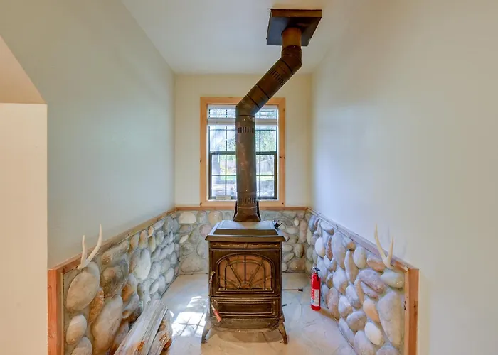 Wishon Studio - Close To Trails And Bass Lake!